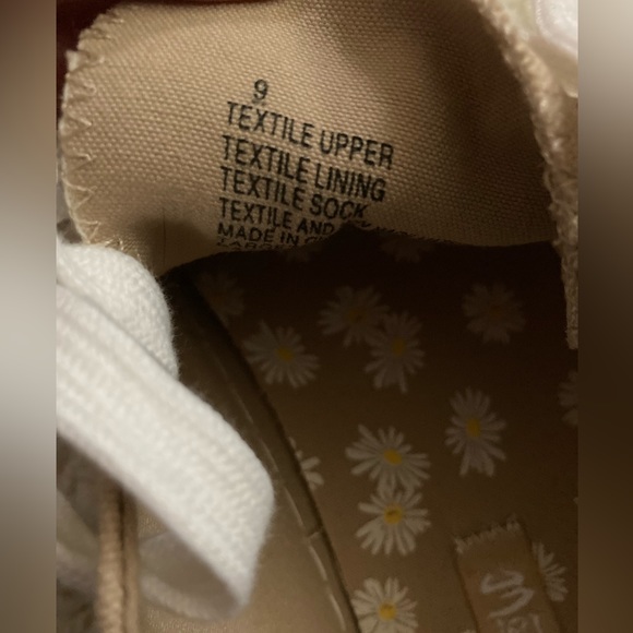 NWOT Mad Love Fran Sneakers tan/white sz 9 - Picture 8 of 8